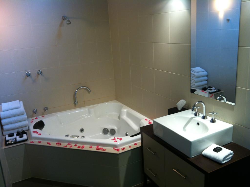 Lochiel Luxury Accommodation Olinda Kültér fotó